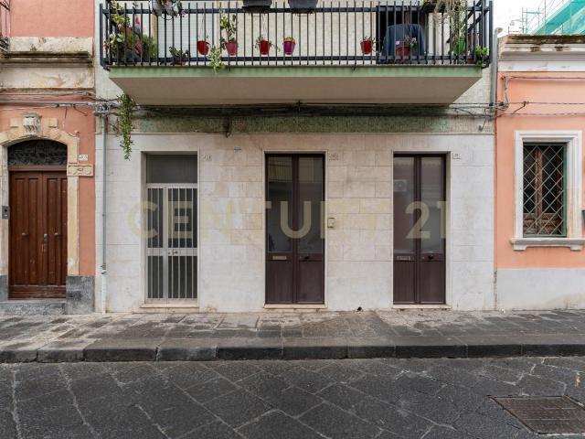 Via Principe Umberto 397 10 vani 220mq