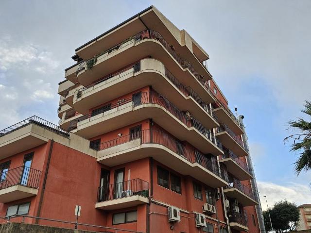 Via Principessa Mafalda di Savoia 3 6 vani 200mq