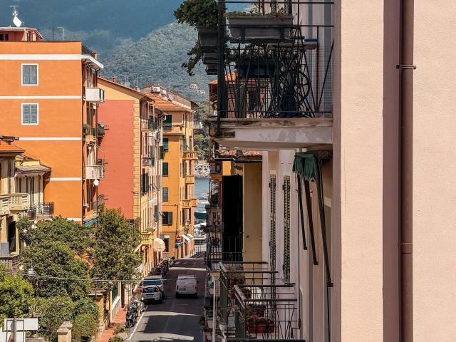 VIA PRIVATA DEGLI ULIVETI 5 5 vani 75mq