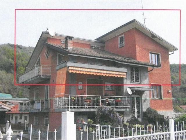 Via Provinciale Sampeyre 26 5 vani 129mq