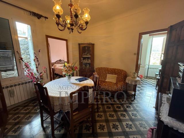Via Rocca 3 5 vani 130mq