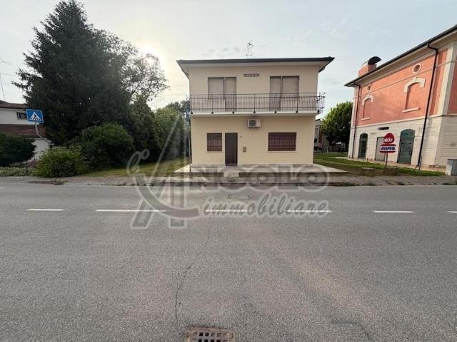 Via Roma 96 10 vani 205mq
