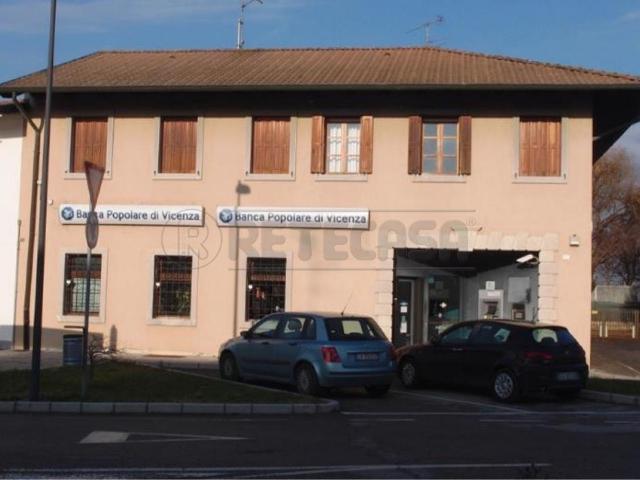 Via Roma 3131 20 vani 705mq