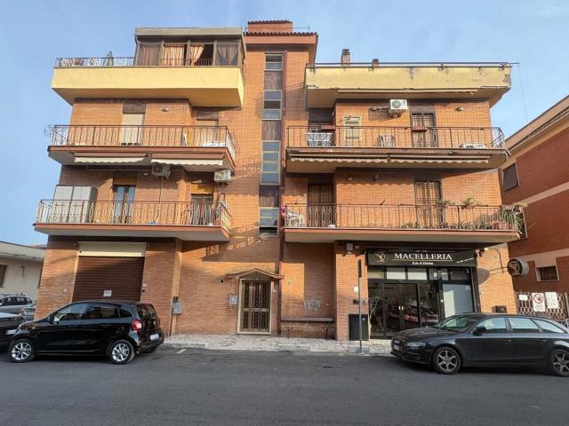 Via Rosolino Pilo 39 trilocale 75mq