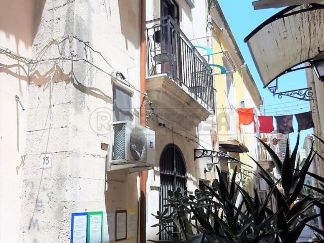 Via RESALIBERA ronco1° 6 vani 90mq