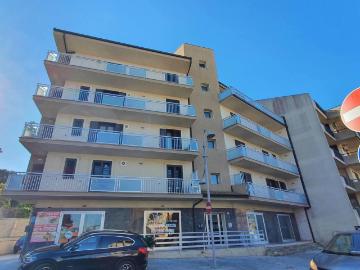 Via Risorgimento 98 67 5 vani 138mq