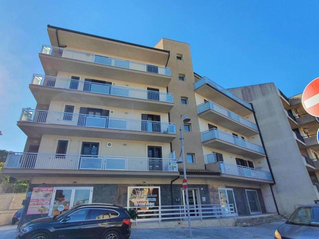 Via Risorgimento 98 67 5 vani 138mq