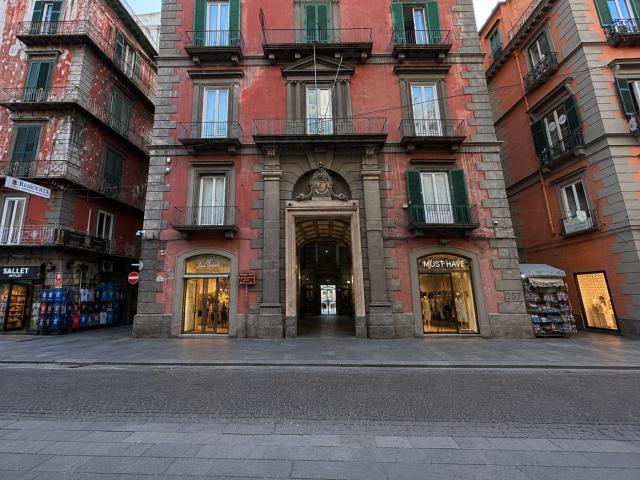 Via Toledo 317 quadrilocale 100mq