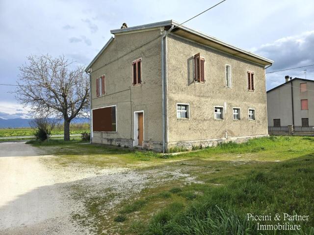 Via Tordandrea 7 vani 180mq