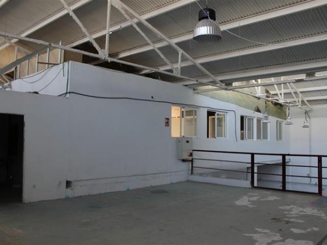 Via Tiberina 35 vani 4500mq