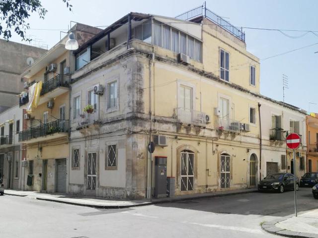 VIA TRAPANI 5 vani 91mq