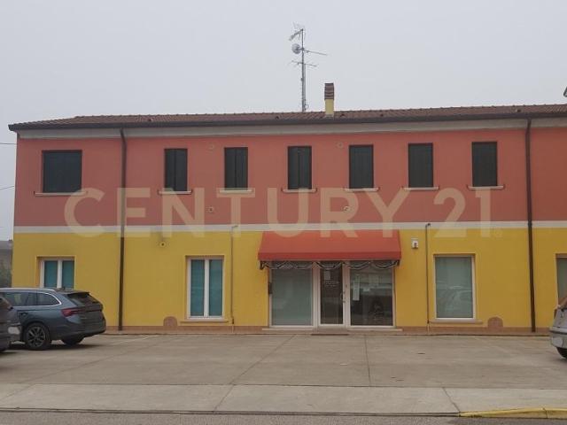 Via Traversa Capitello 12 9 vani 186mq