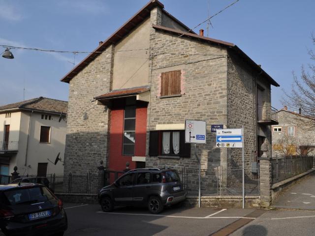 Via Trento 13 trilocale 86mq