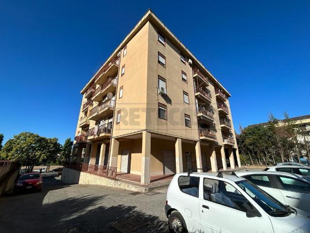 VIA TRIGONA DELLA FLORESTA 4 5 vani 111mq