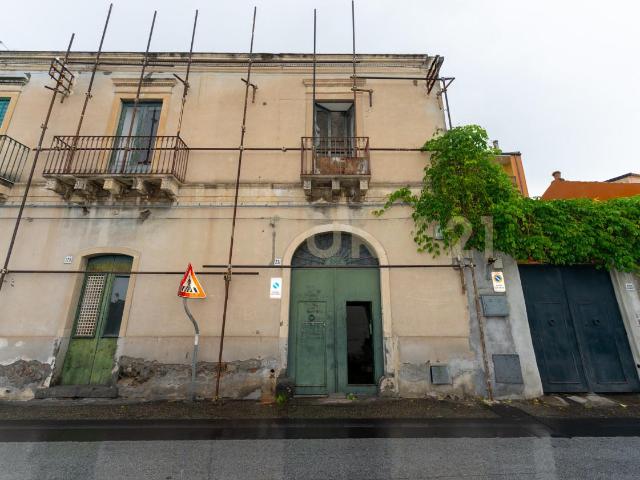 Via Tripoli 229 5 vani 198mq