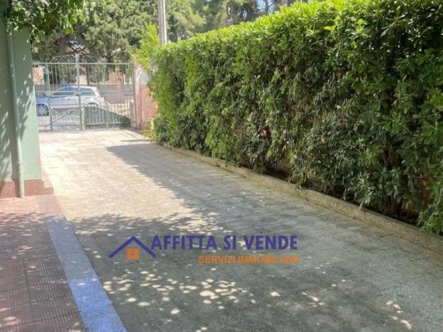Via Ungheria 25 5 vani 130mq