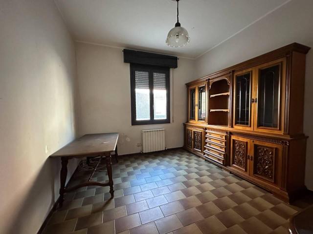 Via Ugo Moschini 16 quadrilocale 88mq