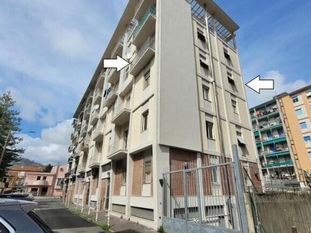Via Ugo Foscolo 128/6 5 vani 108mq