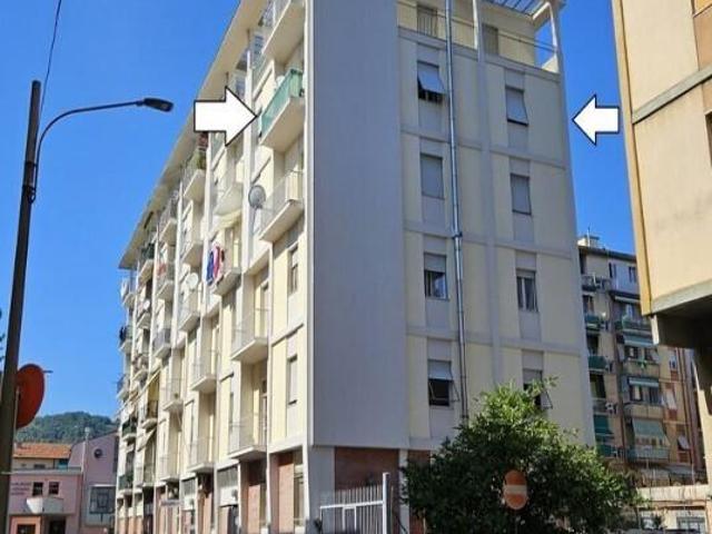 Via Ugo Foscolo 128/9 5 vani 109mq