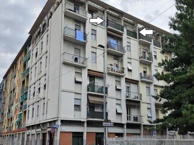 Via Ugo Foscolo 136/16 5 vani 84mq