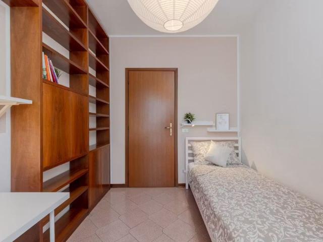 Via Urbino, Padova, Veneto 35142