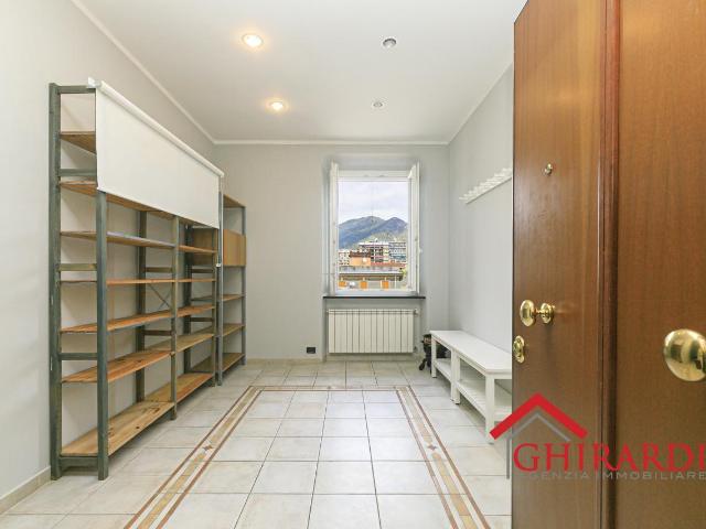Via Ursone da Sestri 7 6 vani 102mq
