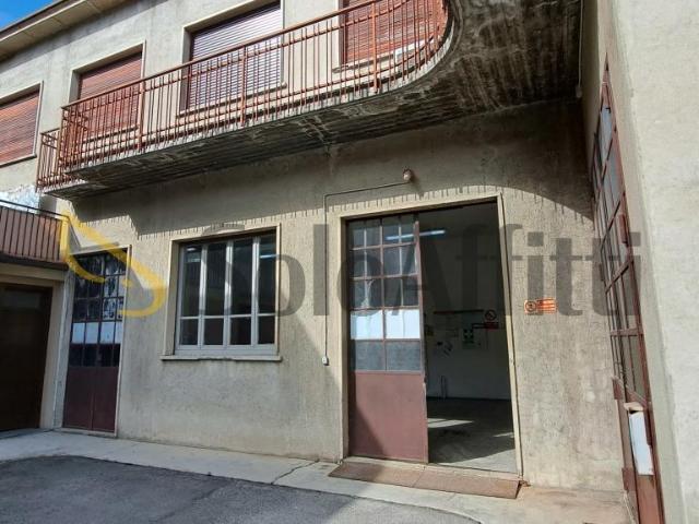 Via V. Veneto 36 monolocale 100mq