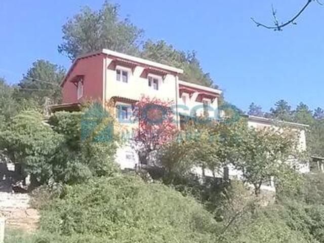 Via Val IV Zona 9 vani 170mq