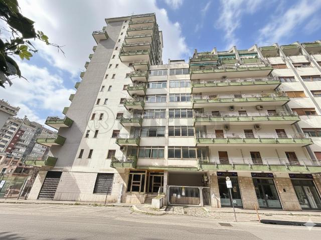 Via Valdemone 57 quadrilocale 140mq