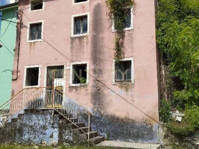 Via Valle di Qua 5 10 vani 450mq