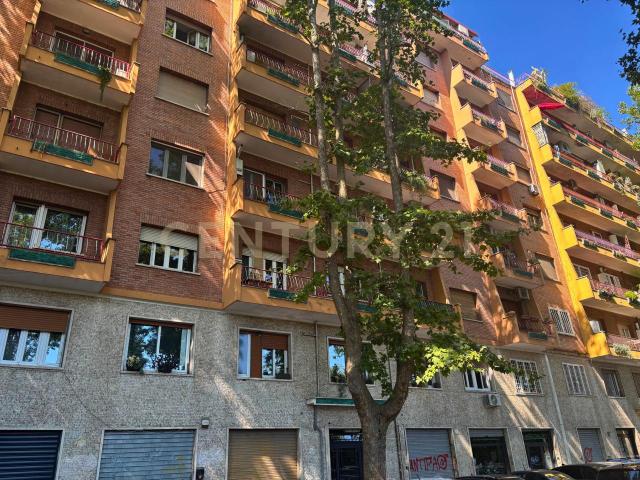 Via Valsolda 129 quadrilocale 62mq