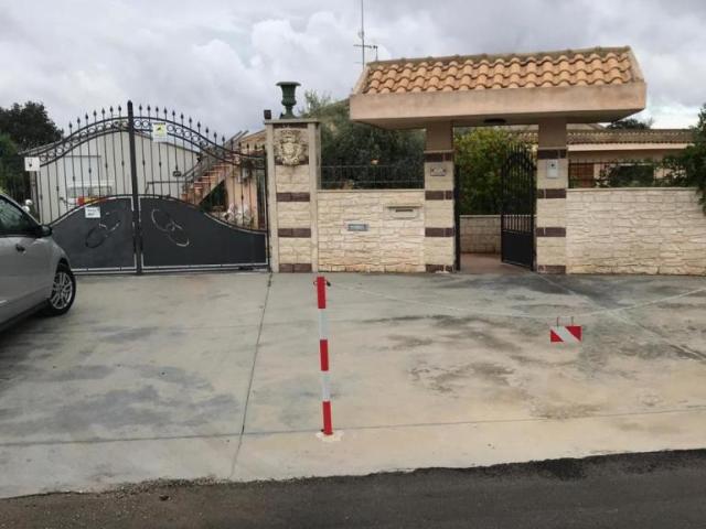 VIA VANELLA BALLE 26 6 vani 230mq