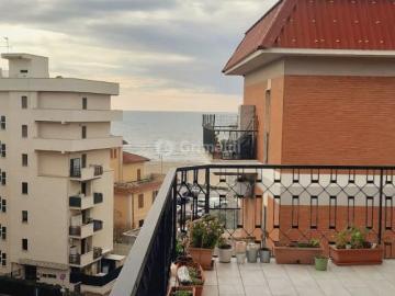 Nettuno, Latina Lazio - Ascensore, Aria condizionata