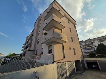 Via Vittorio Bachelet 6 vani 140mq