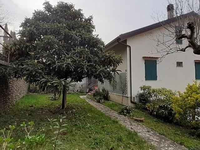 Via Vittorio Emanuele Orlando 5 vani 100mq