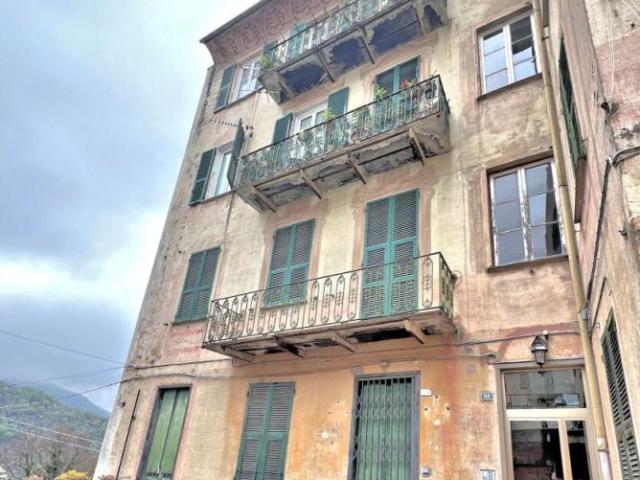 Via Vittorio Veneto 88 5 vani 87mq