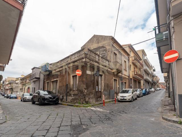 Via Vittorio Veneto 83 8 vani 218mq