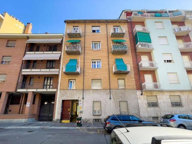Via Via Mombarcaro Mirafiori Nord Santa Rita 5 vani 110mq