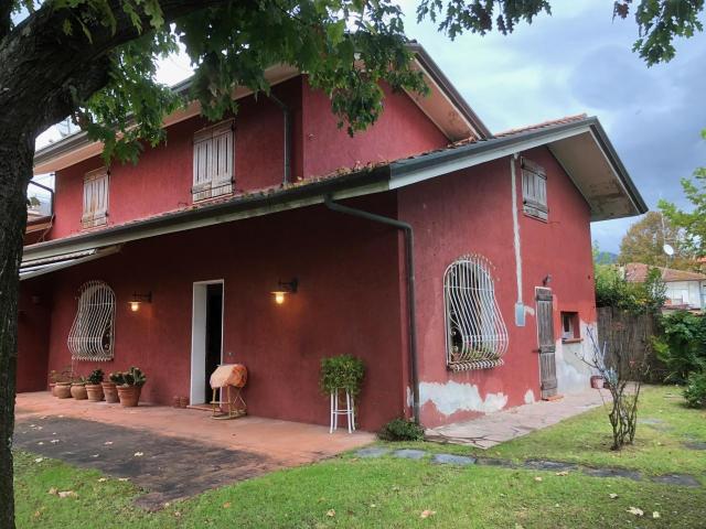 via viani 6 vani 180mq