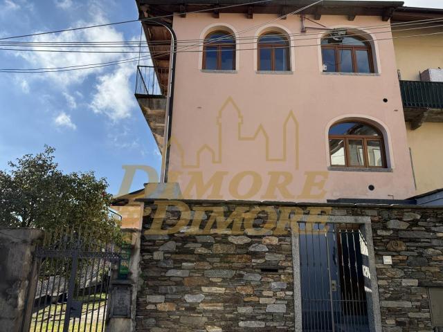 Via Vico 3 6 vani 150mq