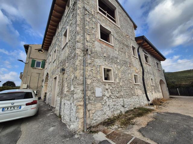 Via Vigolo 1 11 vani 315mq