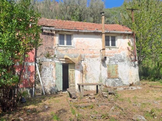 Via Villa 19 8 vani 150mq