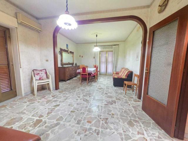 via Villa Glori 5 vani 140mq