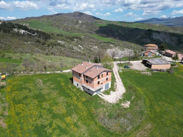 Via Villa Di Pereto 2 15 vani 387mq