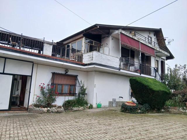 Via Villafranca Piemonte 6 8 vani 208mq
