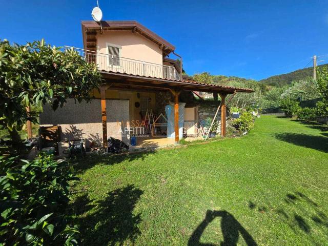Via Villaggio Castagnara 269 7 vani 120mq