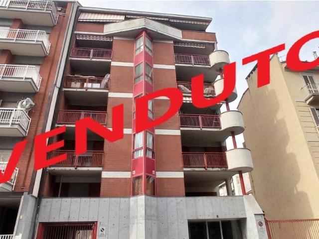 Via Villarbasse 32 6 vani 150mq