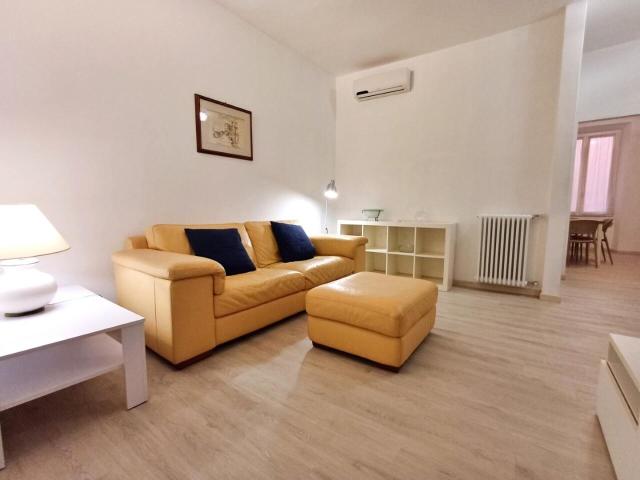 Via Vincenzo Cappellini 22 5 vani 70mq