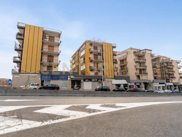 Via Vincenzo Giuffrida 234 7 vani 174mq