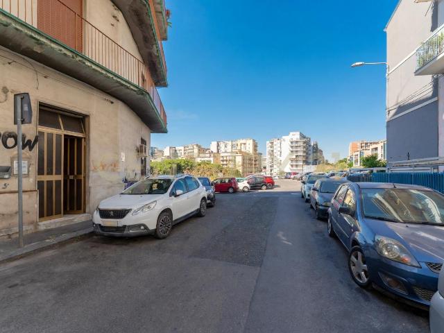 Via Vincenzo de Simone 21 5 vani 115mq